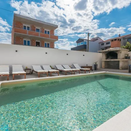 Pavla With Pool Zadar