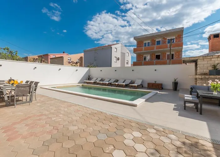 Pavla With Pool زادار