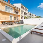 Apartman Pavla With Pool