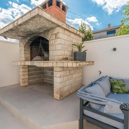 Pavla With Pool Zadar