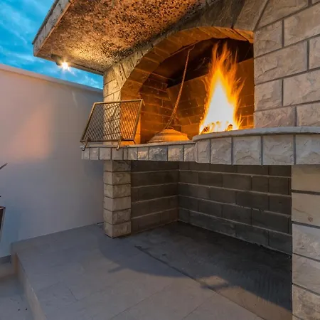 Pavla With Pool Apartment