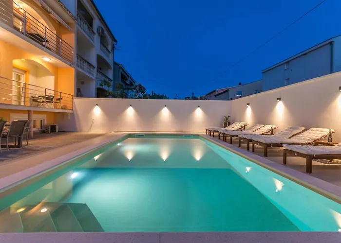 Pavla With Pool Apartament Zadar