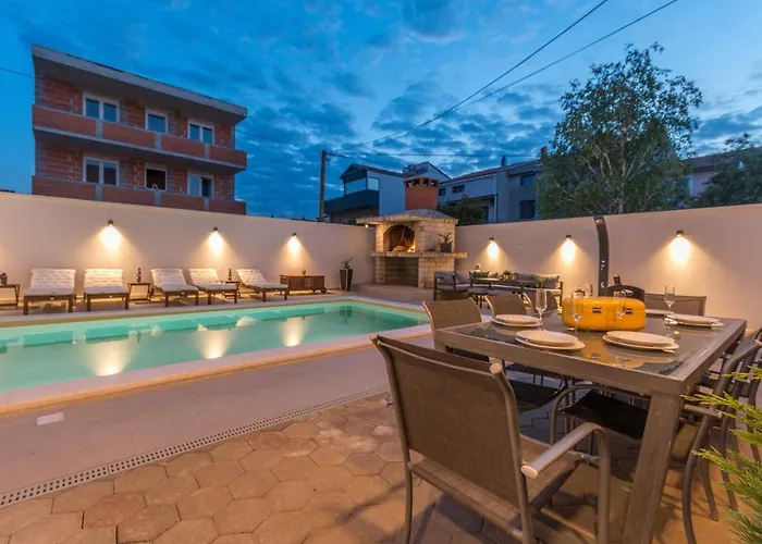 Apartament Pavla With Pool