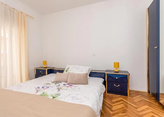 Pavla With Pool Διαμέρισμα *