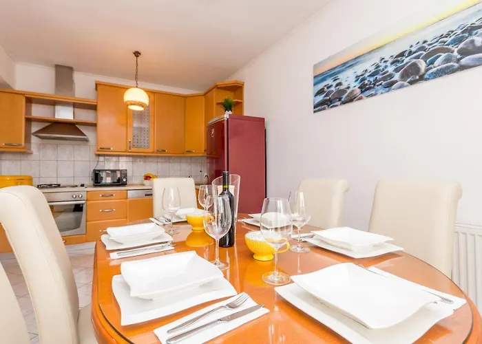 Pavla With Pool Апартаменты Задар