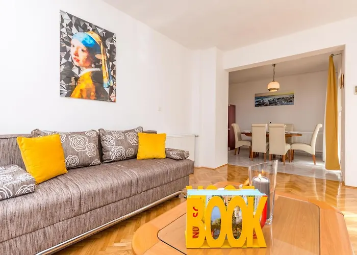 Апартаменты Pavla With Pool Задар